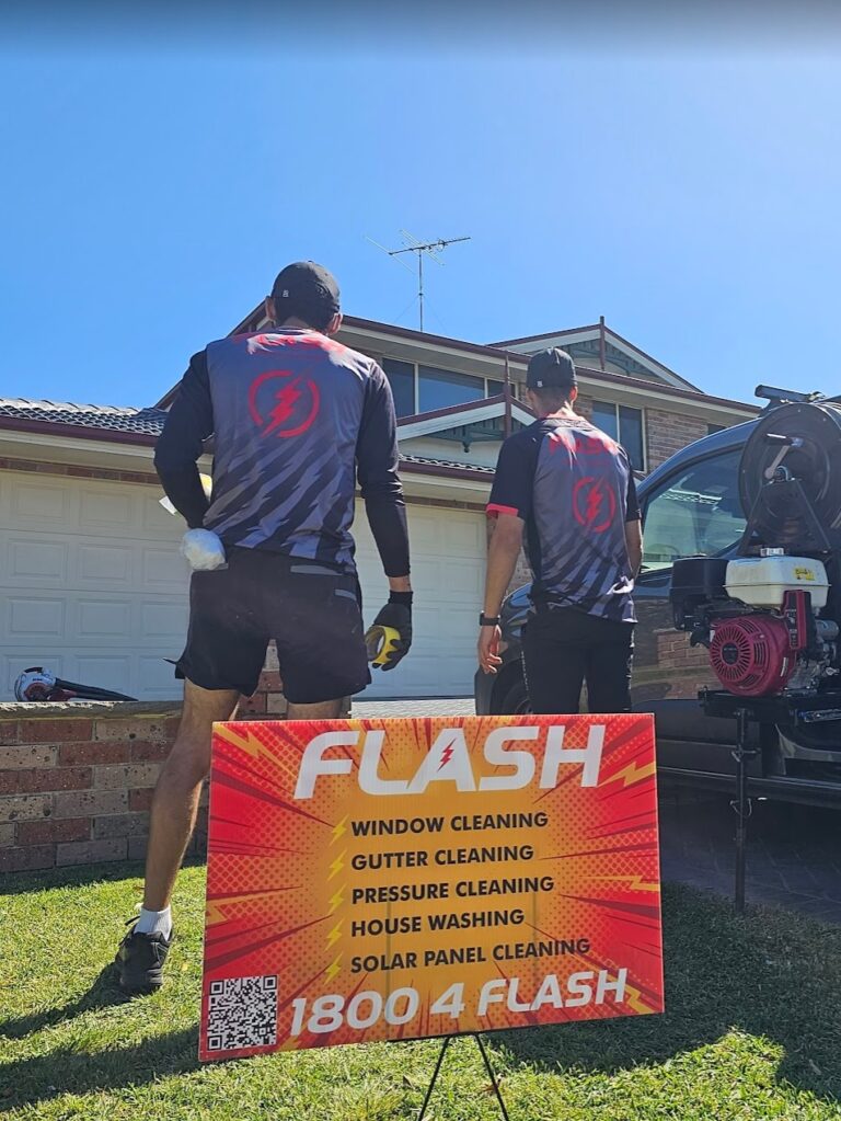 Flash Window cleaning workers doing a job in Central coast